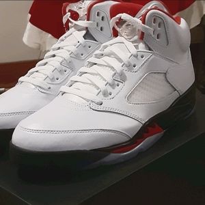 New 9.5 Air Jordan 5 Retro